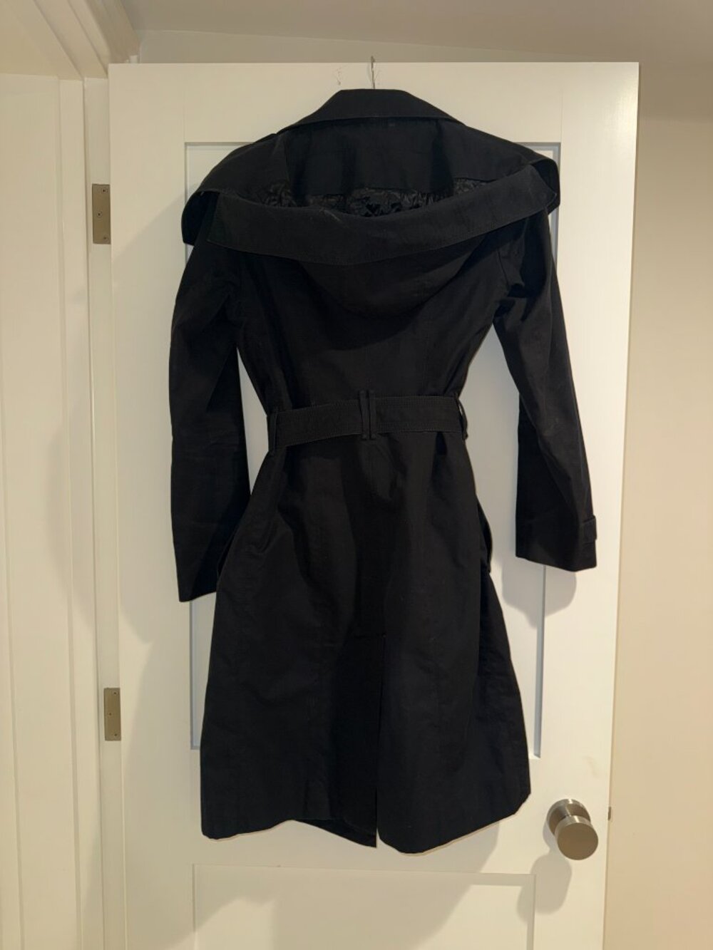 Double-Breasted Trench Coat with Detachable Diamond-Quilted Lining - Picture 5 of 6